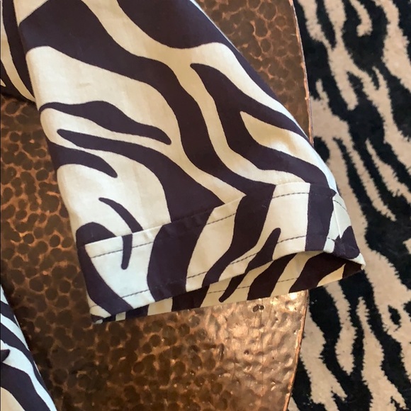 E.COL.O.GIE zebra print 3/4 sleeve big button jkt! - Picture 4 of 7